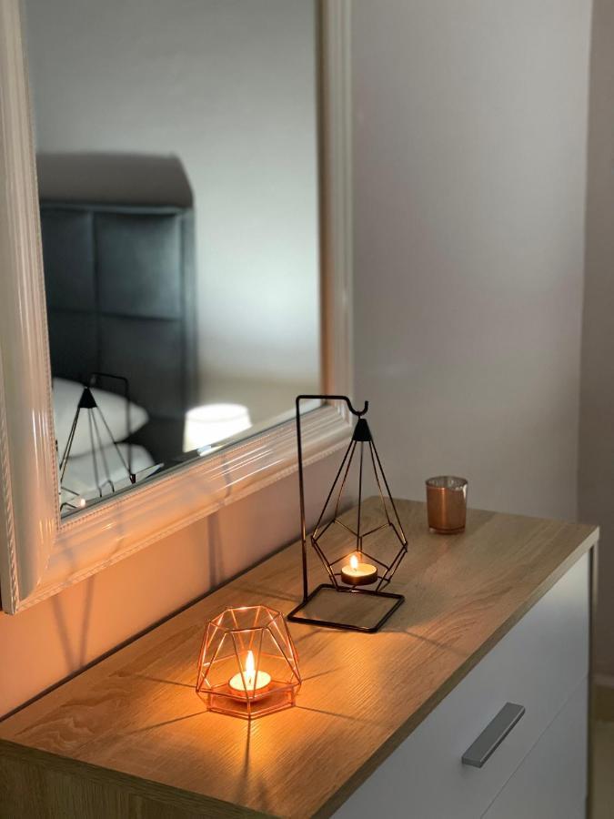 Apartamento 2bdr Komuna E Parisit